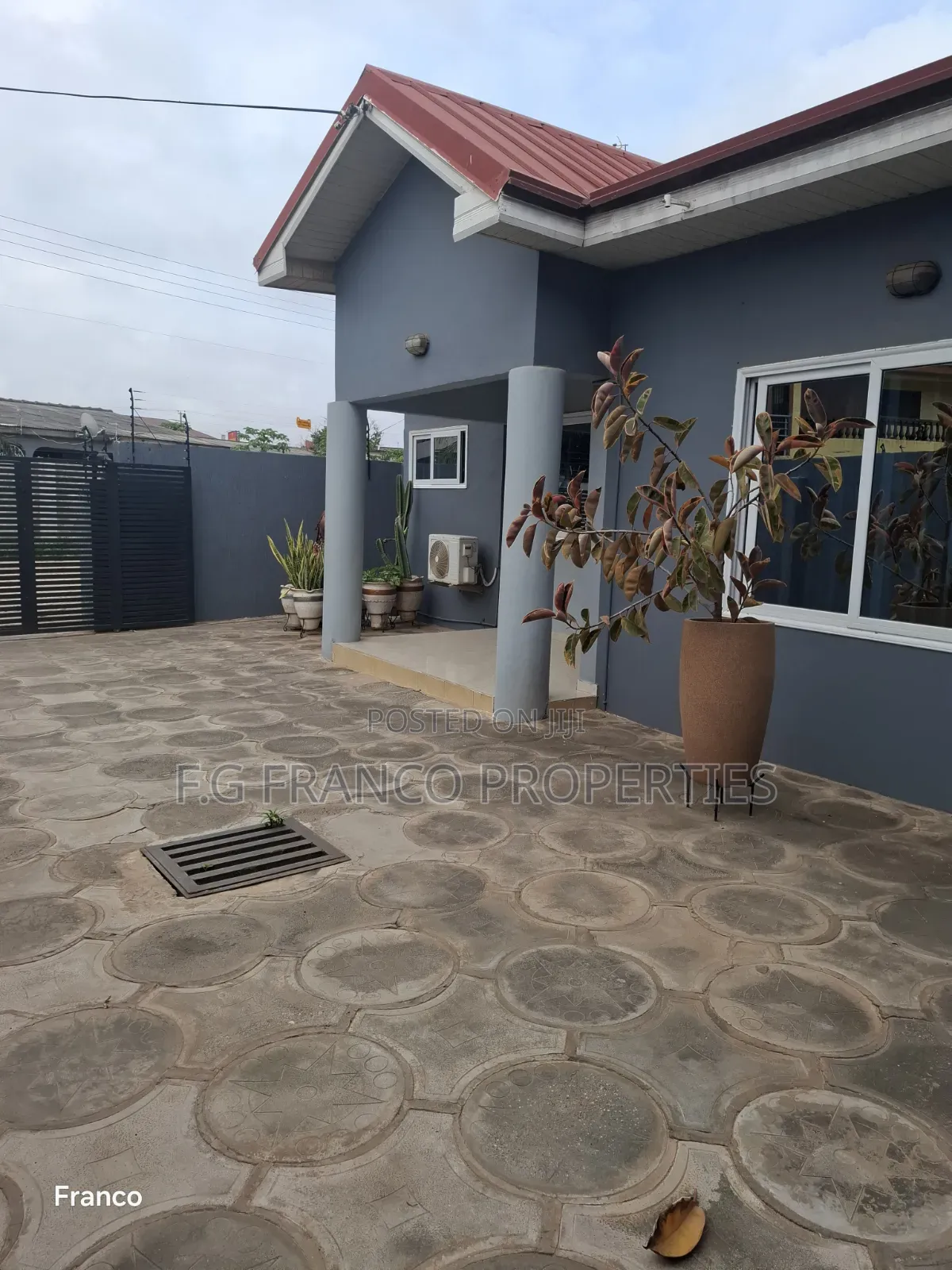 Furnished 2bdrm House in Kg Franco Properties, Baatsona Total for rent