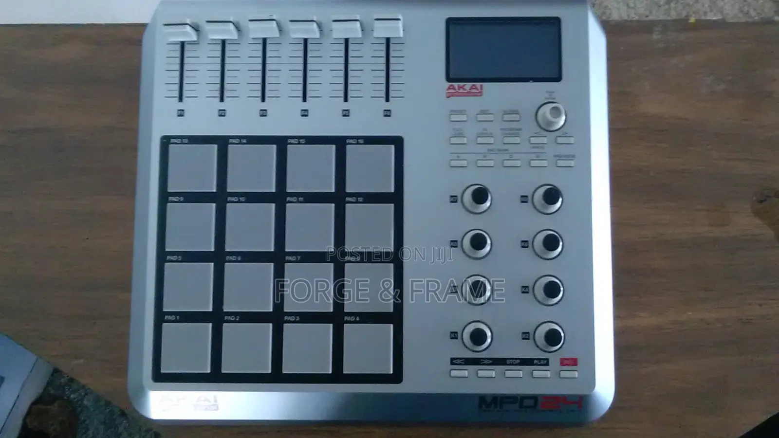 Akai MPD24 USB/MIDI Pad Controller