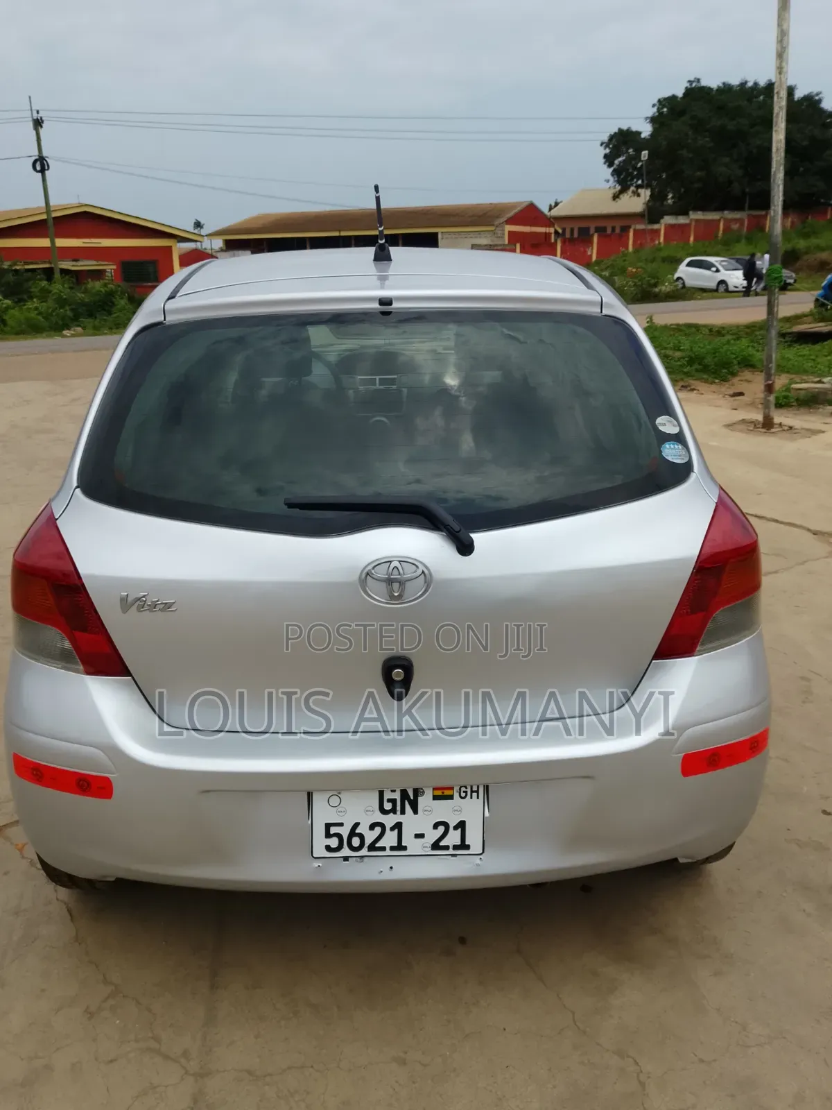 Toyota Vitz 1.3 FWD 5dr 2010 Silver