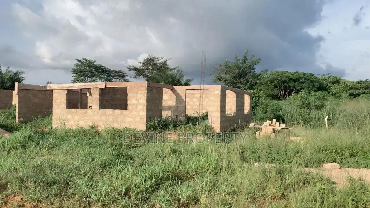 4bdrm Apartment in Sunyani Municipal for sale