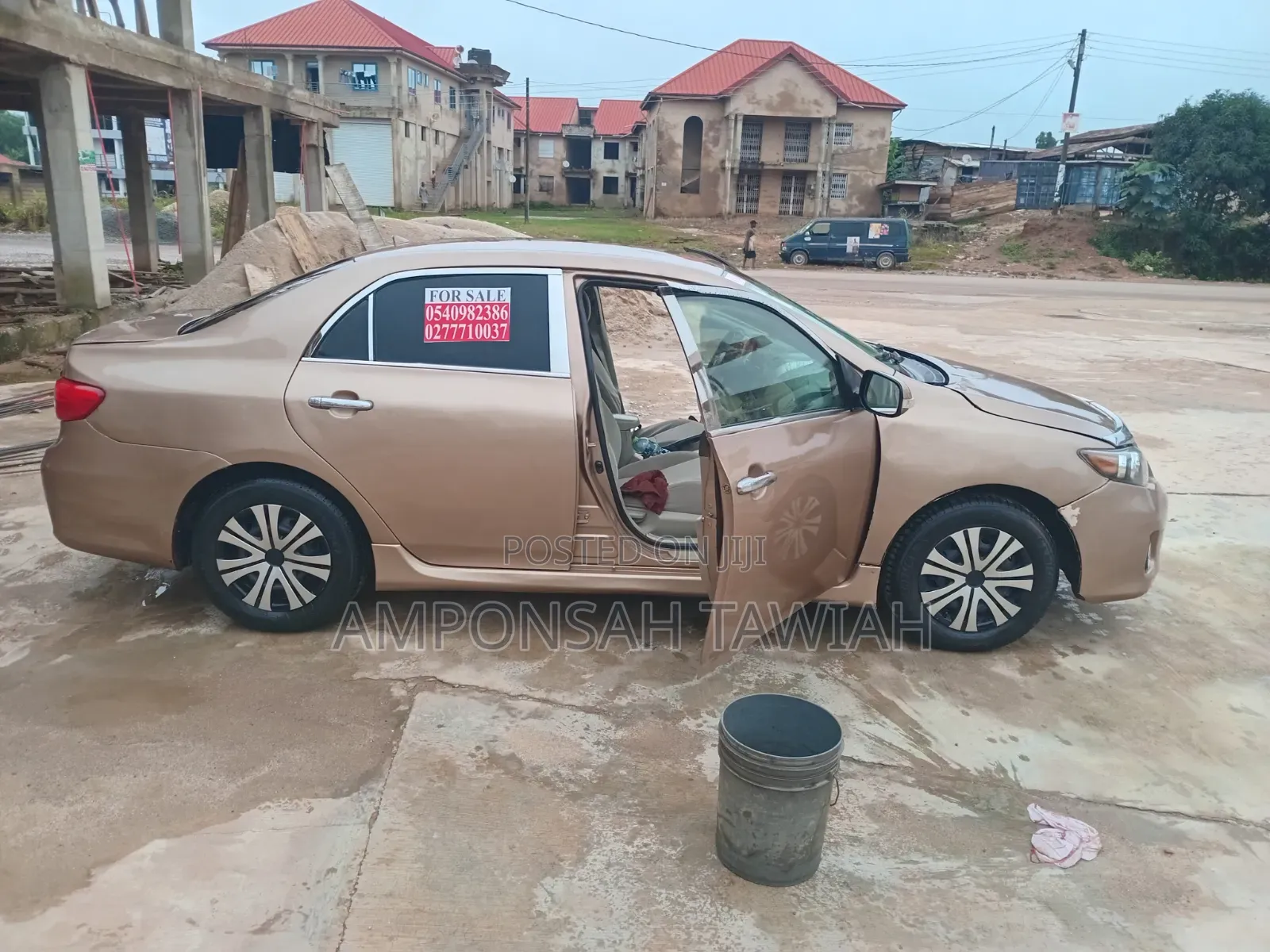 Toyota Corolla LE 4dr Sedan (1.8L 4cyl 4A) 2011 Gold