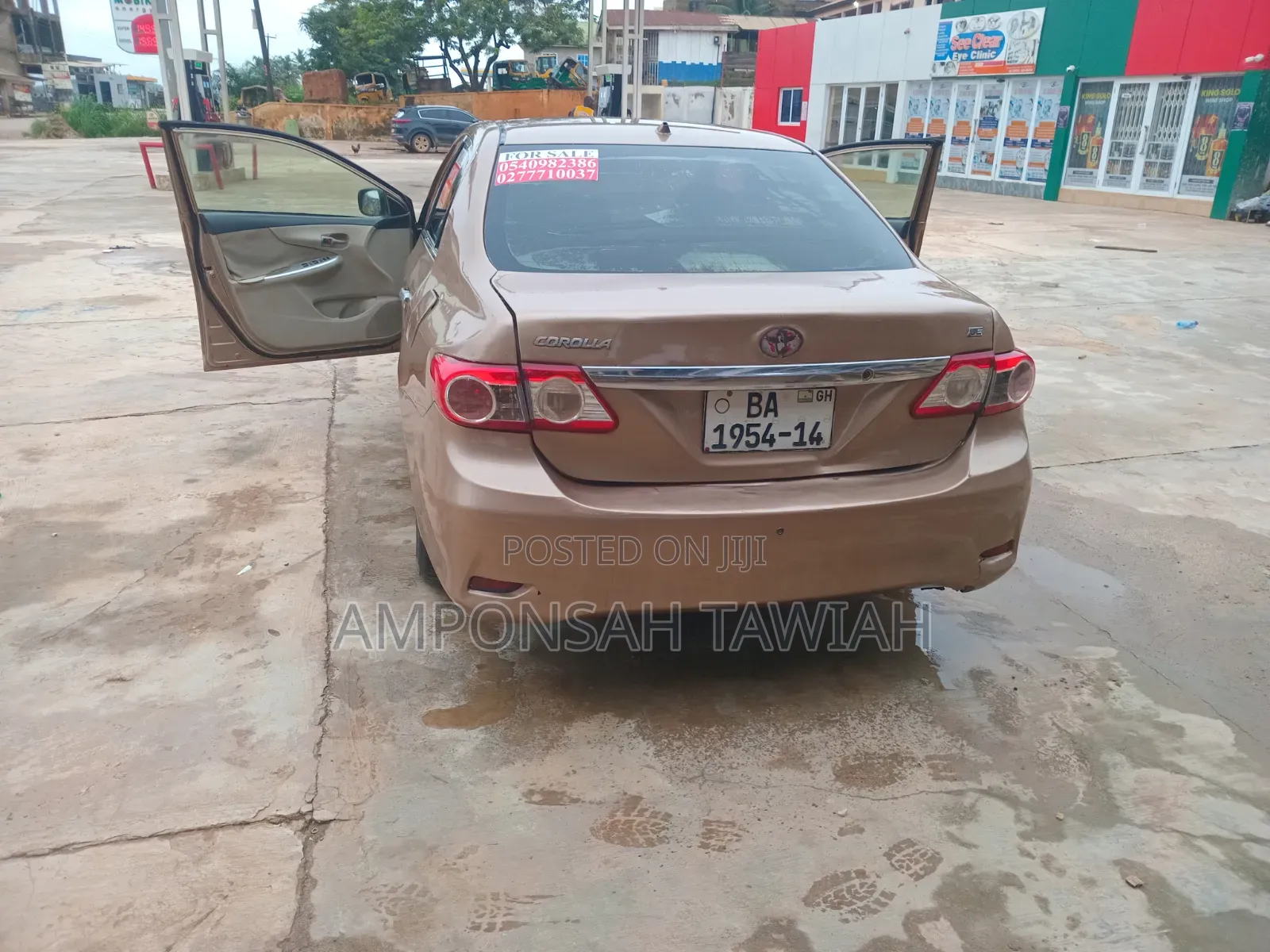 Toyota Corolla LE 4dr Sedan (1.8L 4cyl 4A) 2011 Gold