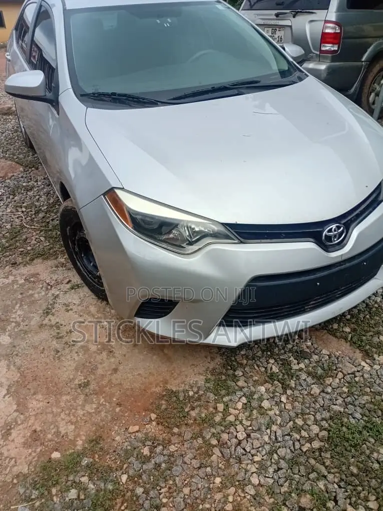 Toyota Corolla LE ECO Premium (1.8L 4cyl CVT) 2016 Silver