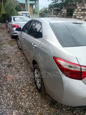 Toyota Corolla LE ECO Premium (1.8L 4cyl CVT) 2016 Silver