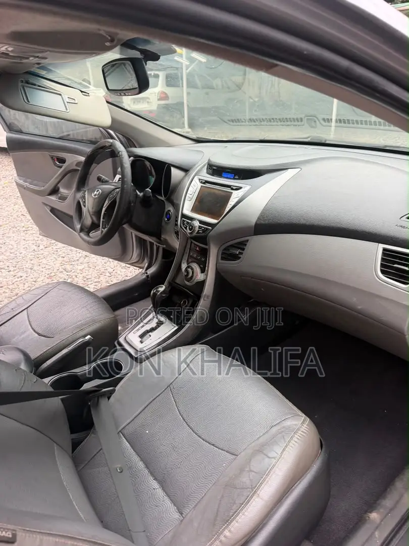 Hyundai Elantra Limited Sedan FWD (1.8L 4cyl 6A) 2013 Gray