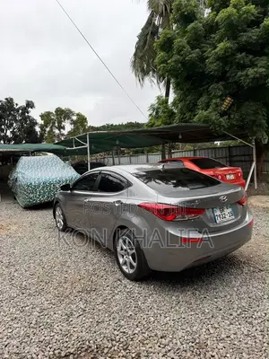Hyundai Elantra Limited Sedan FWD (1.8L 4cyl 6A) 2013 Gray