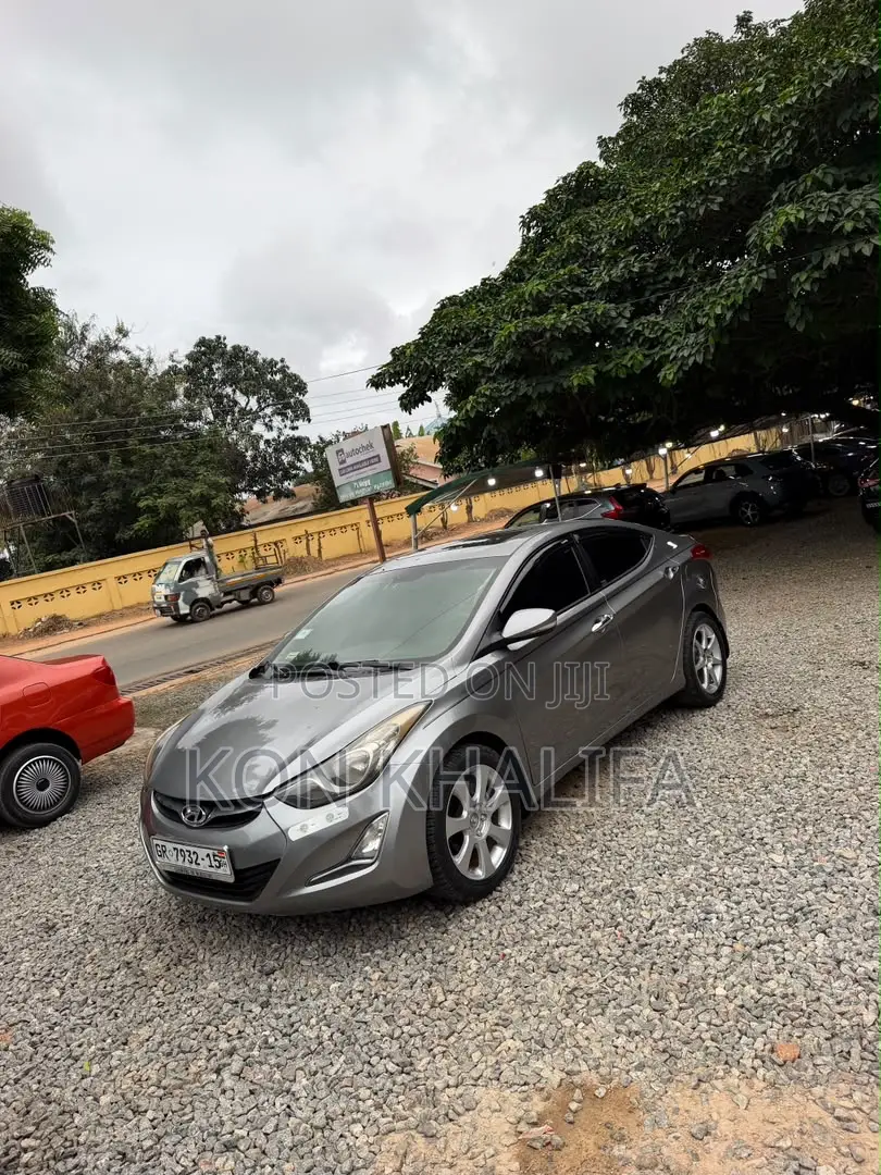 Hyundai Elantra Limited Sedan FWD (1.8L 4cyl 6A) 2013 Gray
