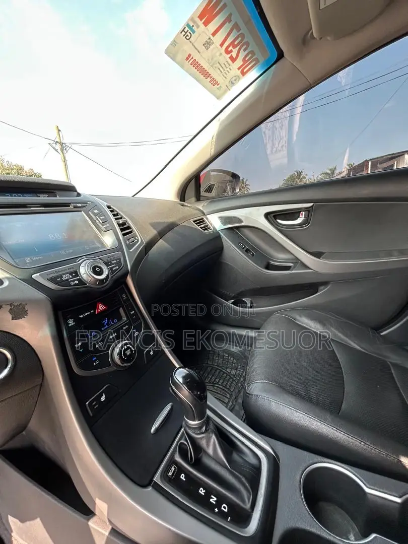 Hyundai Elantra 2015 Red