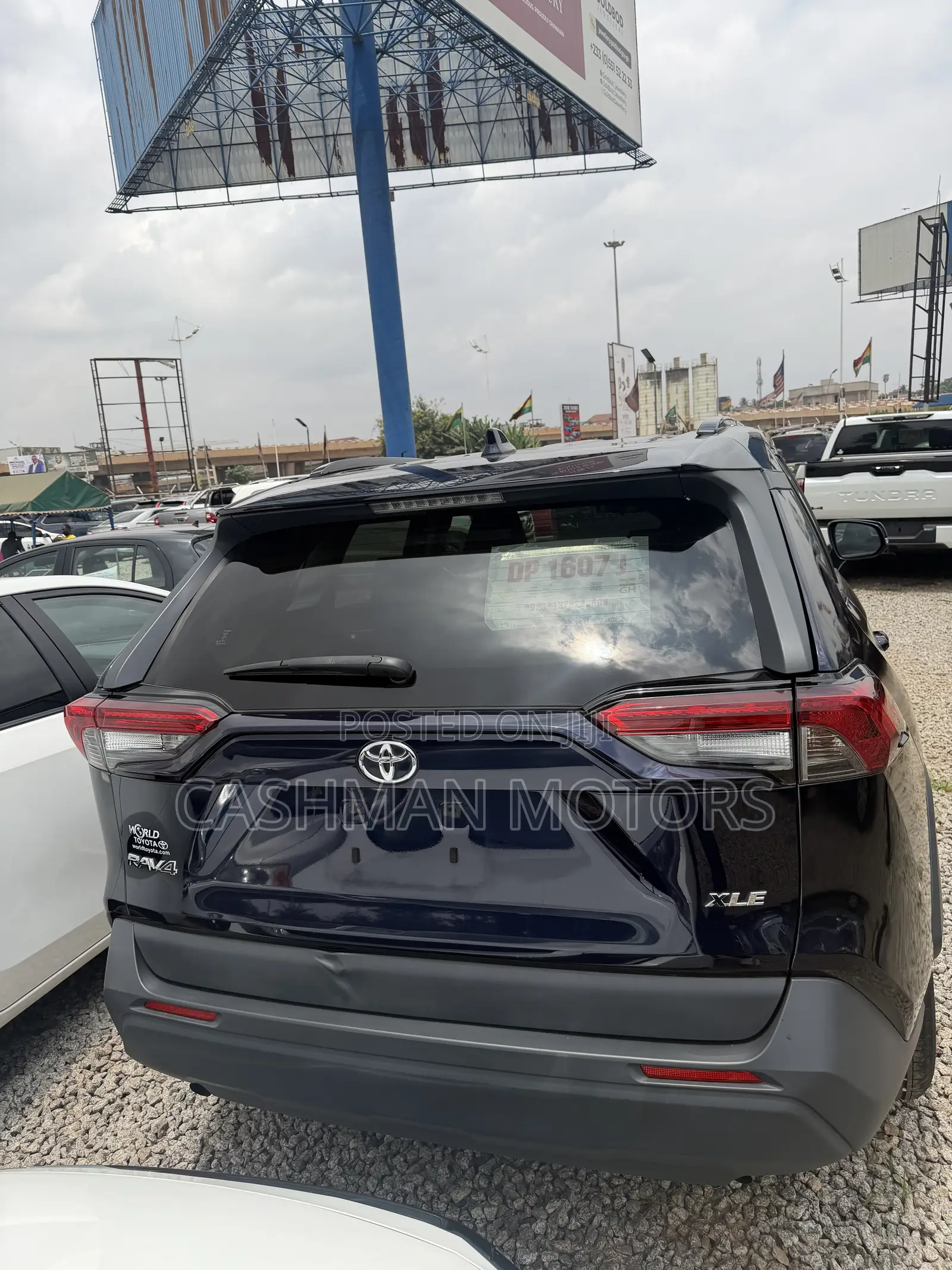 Toyota RAV4 XLE AWD 2019 Blue