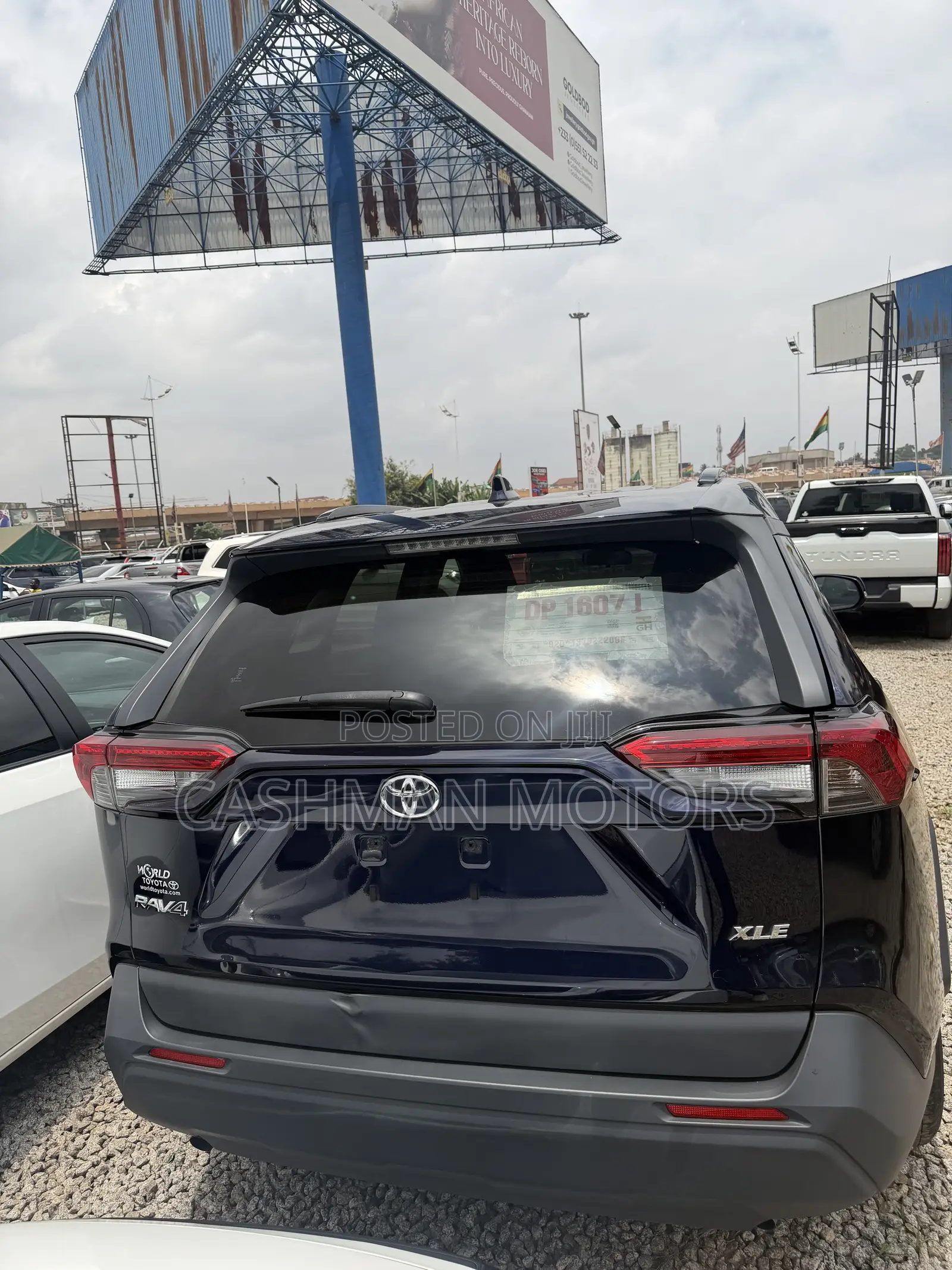 Toyota RAV4 XLE AWD 2019 Blue