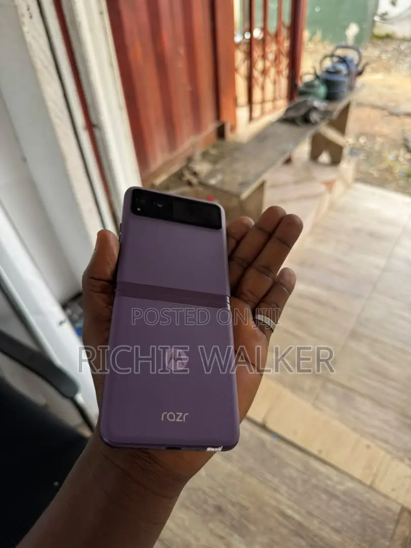 Motorola Razr 40 128 GB Purple
