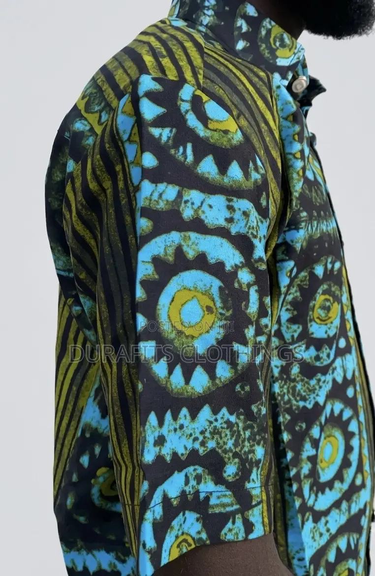 Men’s Tribal Geometric Batik Short-Sleeve S