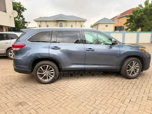 Toyota Highlander 2019 Blue