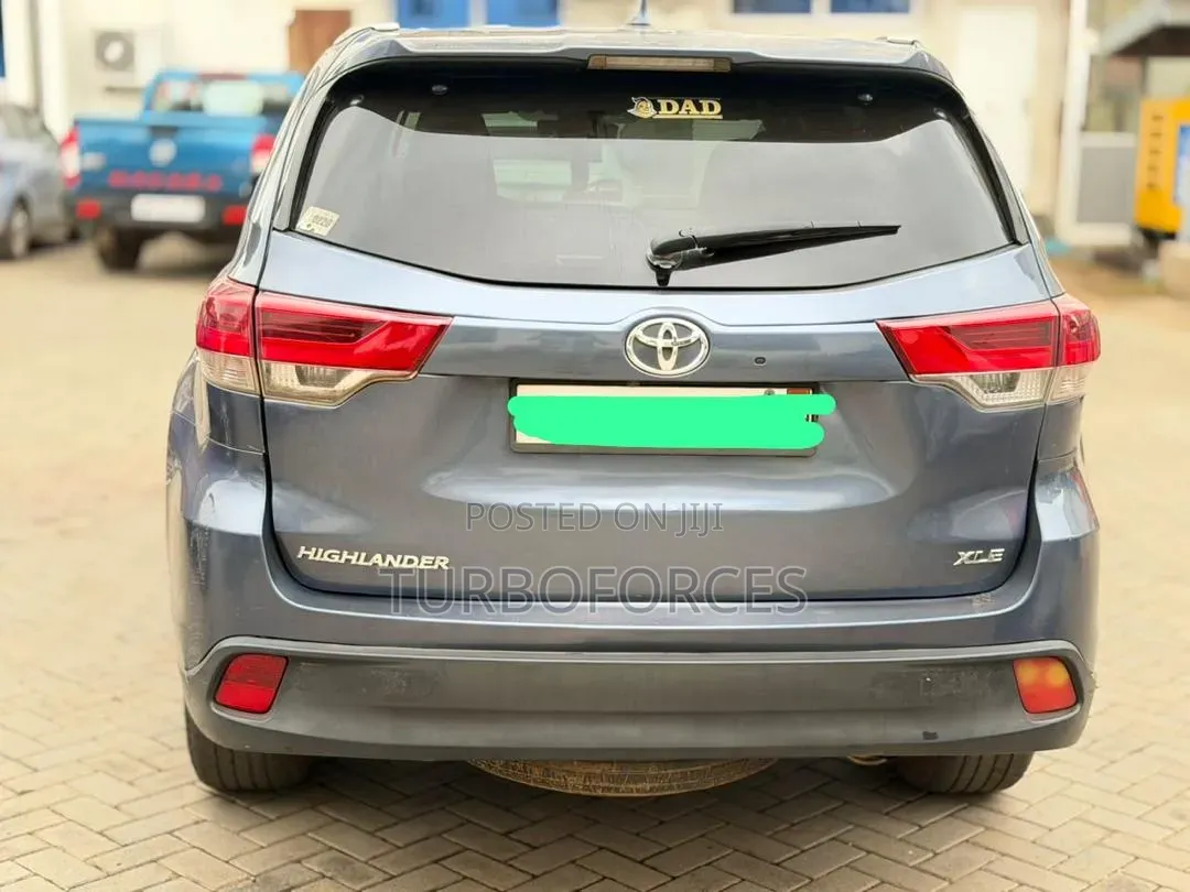 Toyota Highlander 2019 Blue