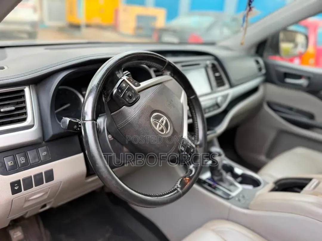Toyota Highlander 2019 Blue