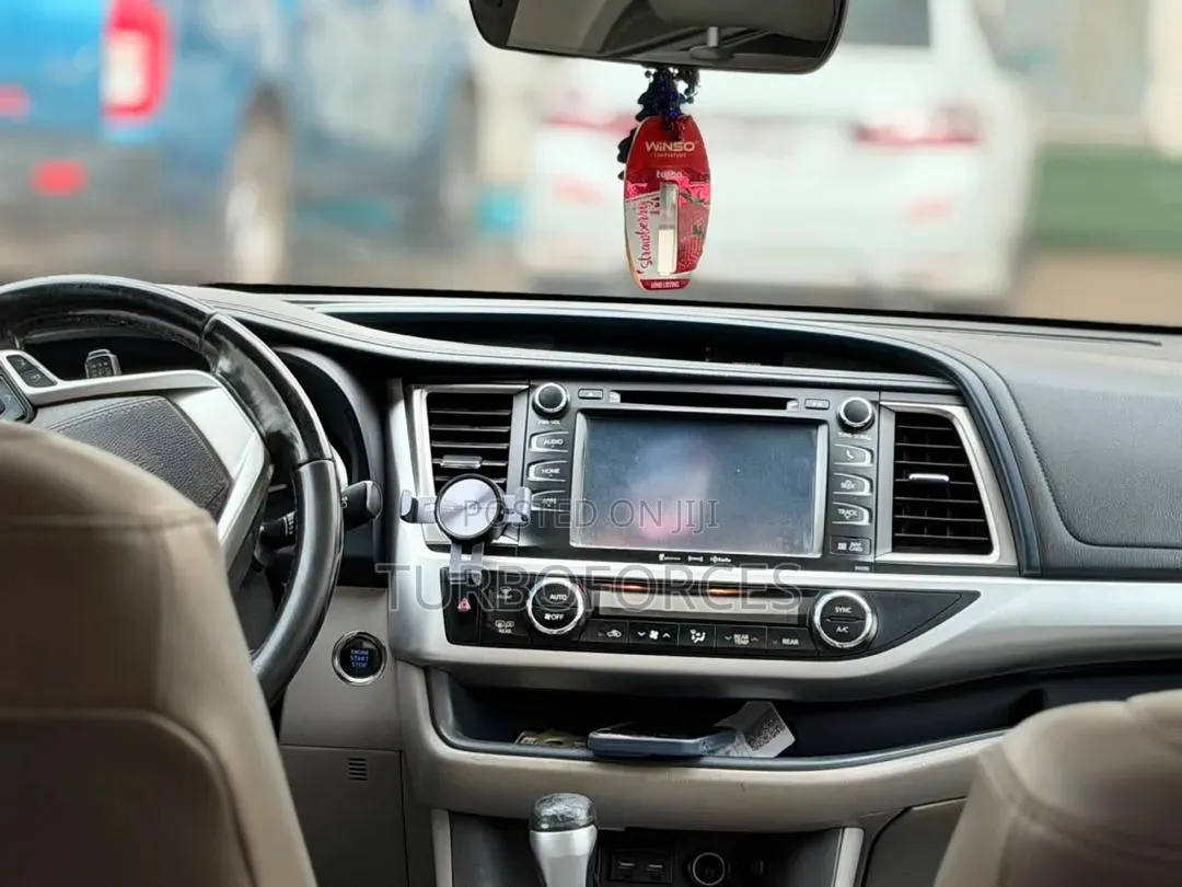Toyota Highlander 2019 Blue