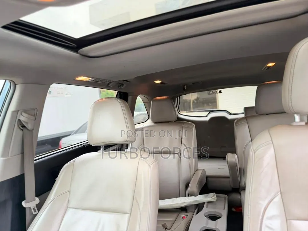 Toyota Highlander 2019 Blue