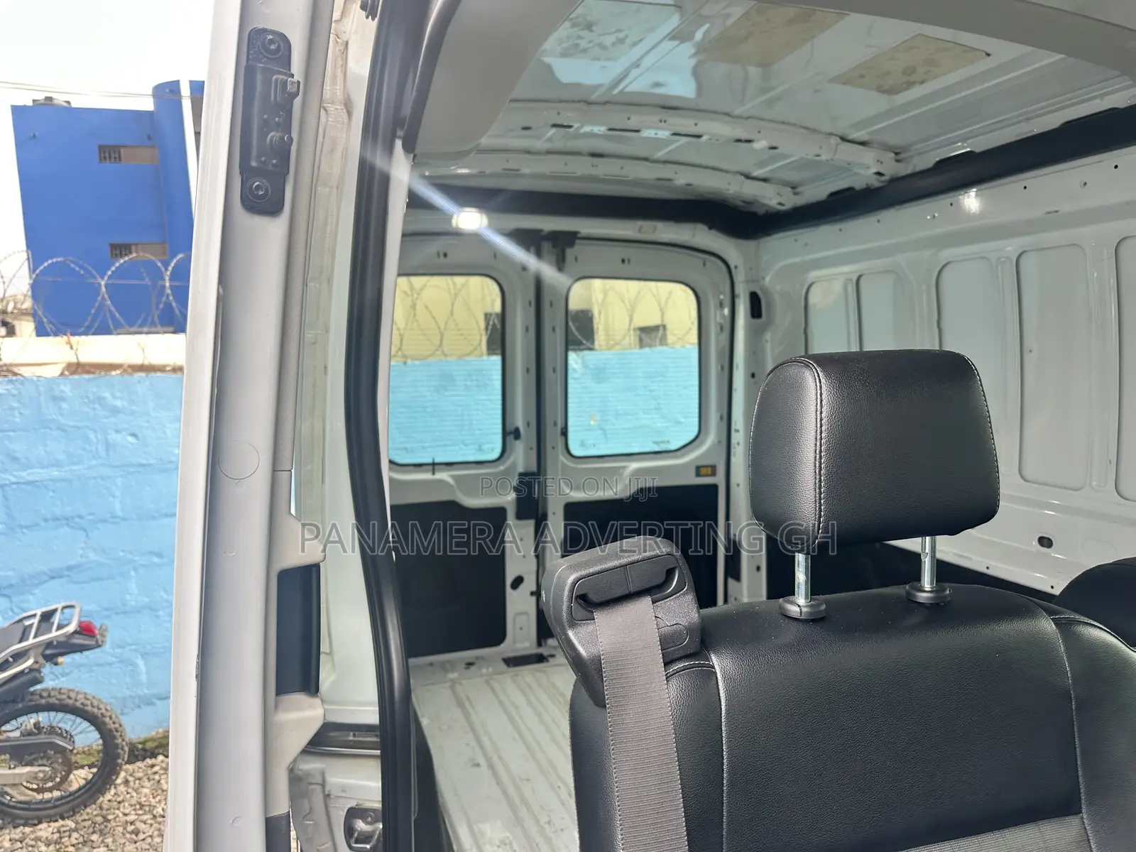 Ford Transit Cargo Van 150 Medium Roof Van AWD w/148" WB 2024 White