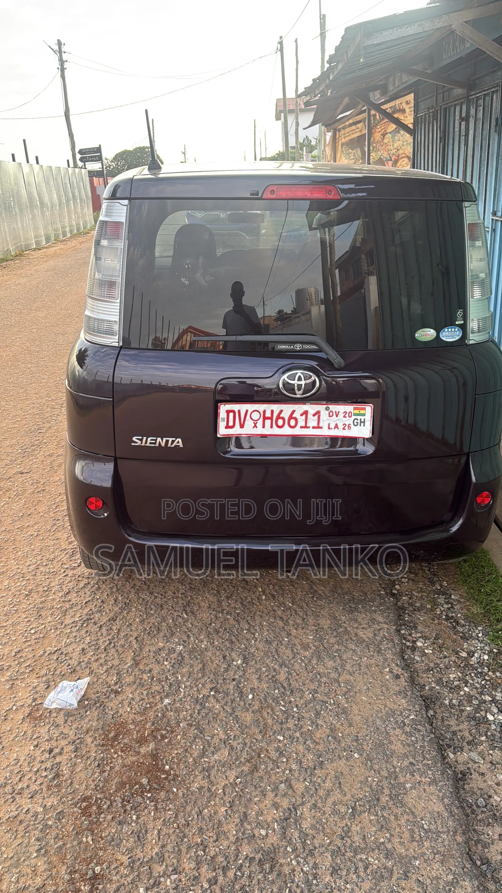 Toyota Sienta 2013 Gray