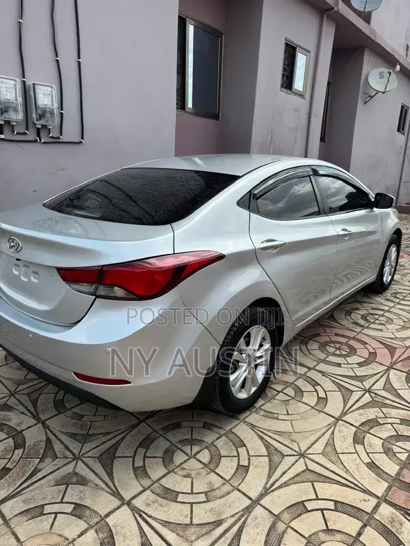 Hyundai Elantra 2015 Silver