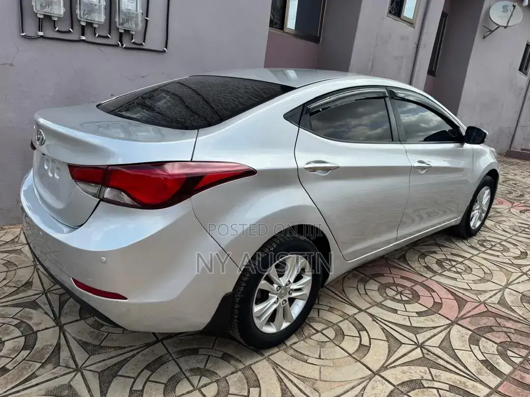 Hyundai Elantra 2015 Silver