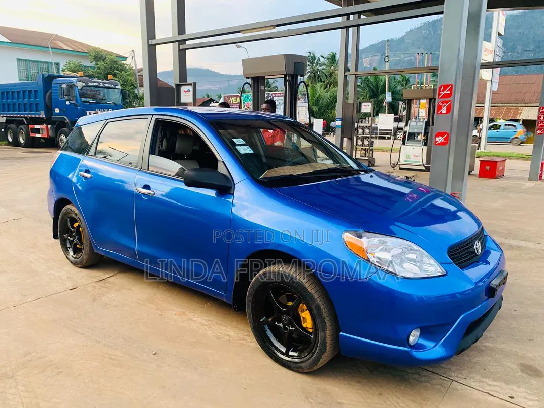 Toyota Matrix Hatchback FWD (1.8L 4cyl 5M) 2007 Blue