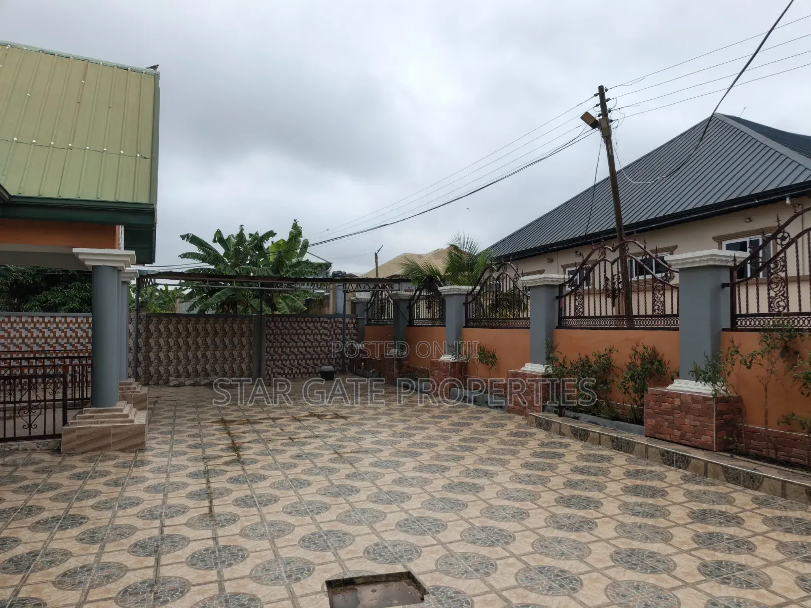 3bdrm Apartment in 3 Bedrooms Apartment, Kumasi Metropolitan for rent