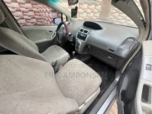 Toyota Vitz 1.5 FWD 3dr 2010 Silver