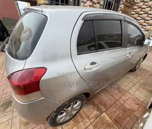 Toyota Vitz 1.5 FWD 3dr 2010 Silver