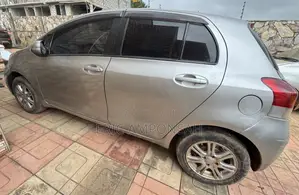 Toyota Vitz 1.5 FWD 3dr 2010 Silver