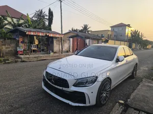 Mercedes-Benz C300 2016 Off white