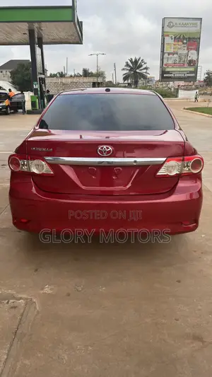 Toyota Corolla LE 4dr Sedan (1.8L 4cyl 4A) 2013 Red