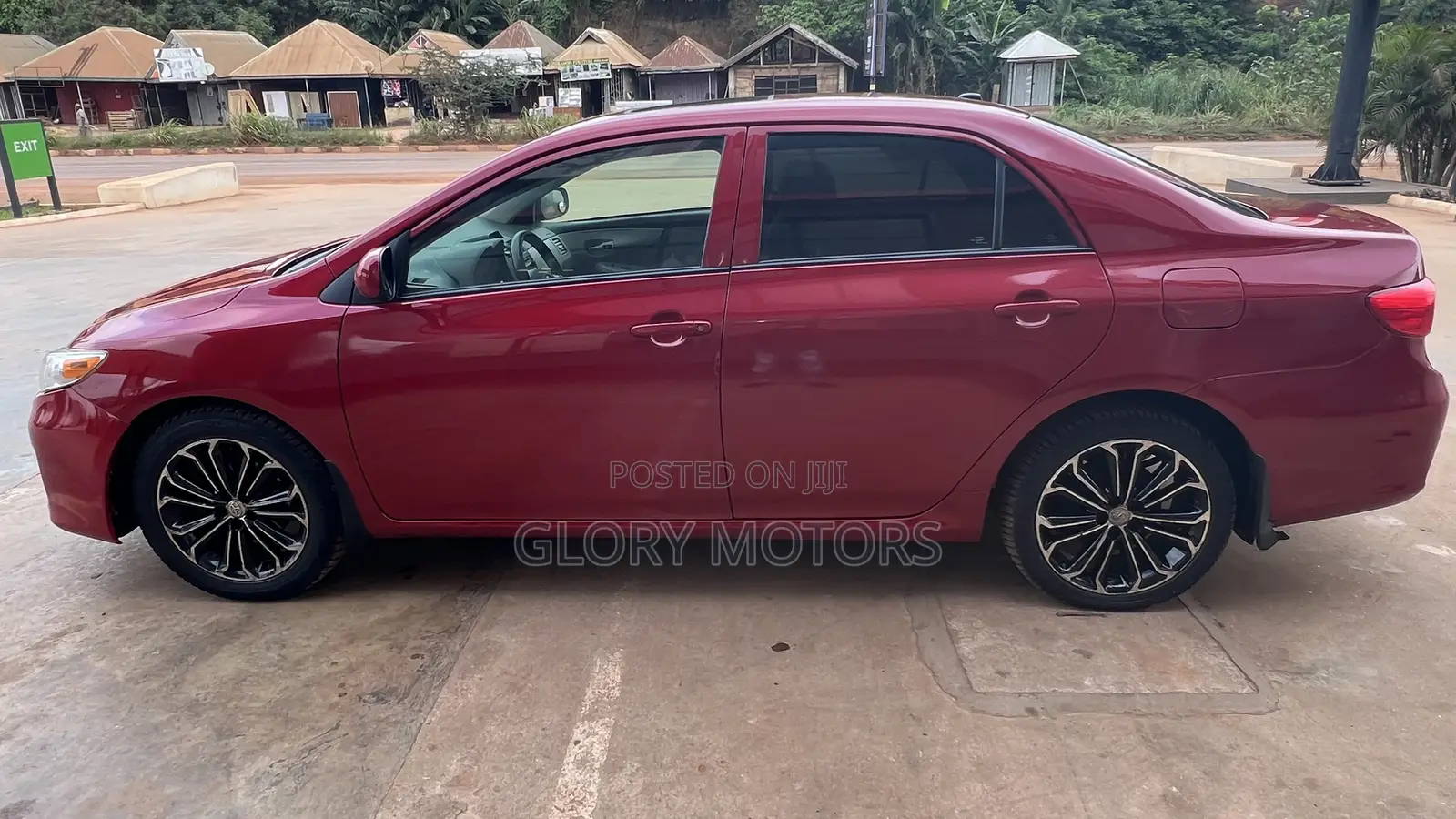 Toyota Corolla LE 4dr Sedan (1.8L 4cyl 4A) 2013 Red