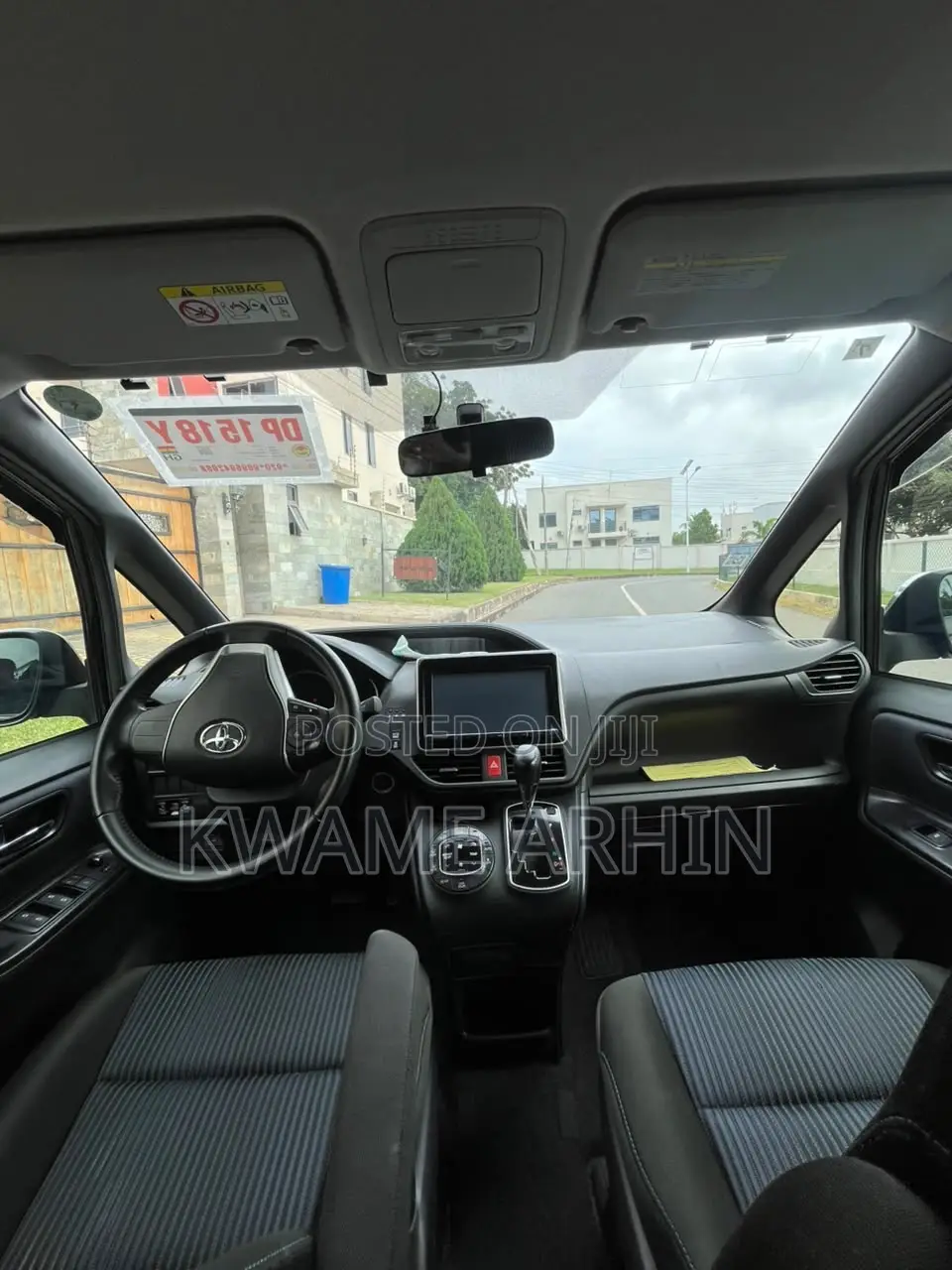 Toyota Voxy V 2WD 7-Seater 2015 Black
