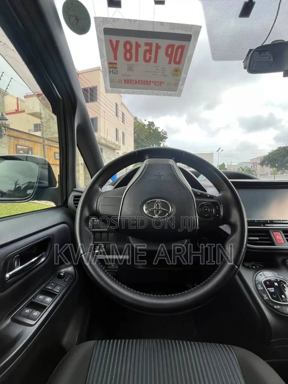 Toyota Voxy V 2WD 7-Seater 2015 Black