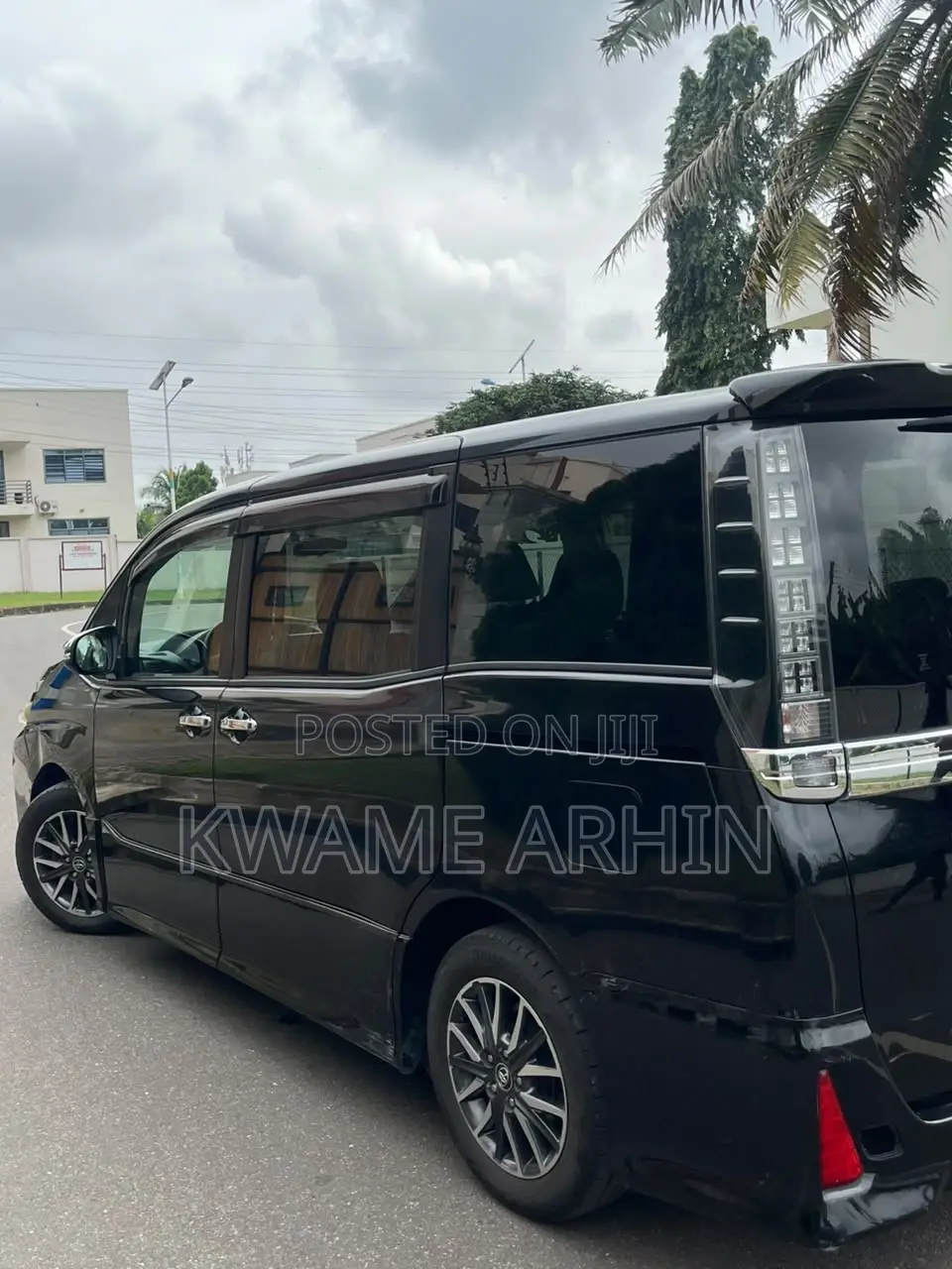 Toyota Voxy V 2WD 7-Seater 2015 Black