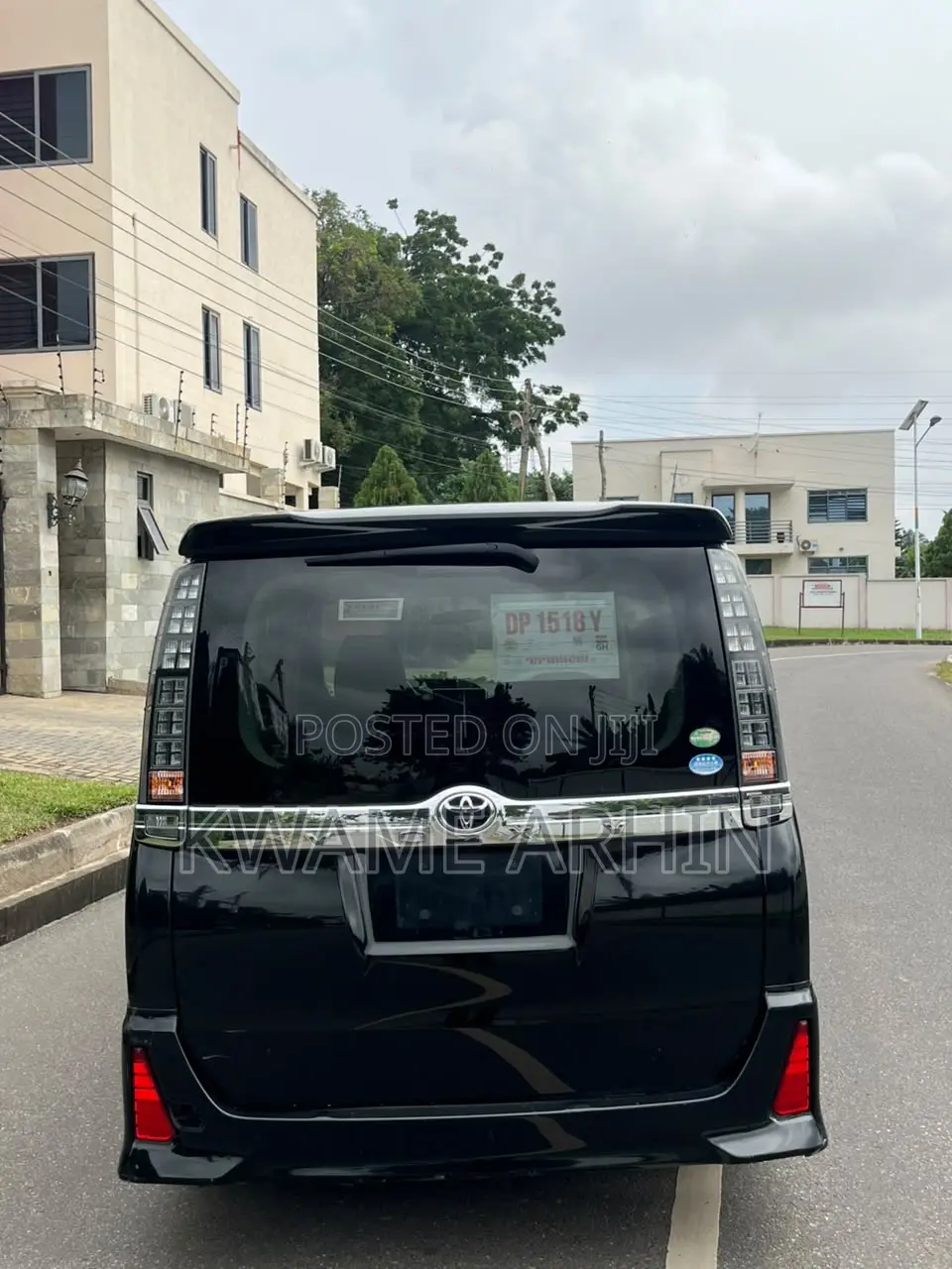 Toyota Voxy V 2WD 7-Seater 2015 Black