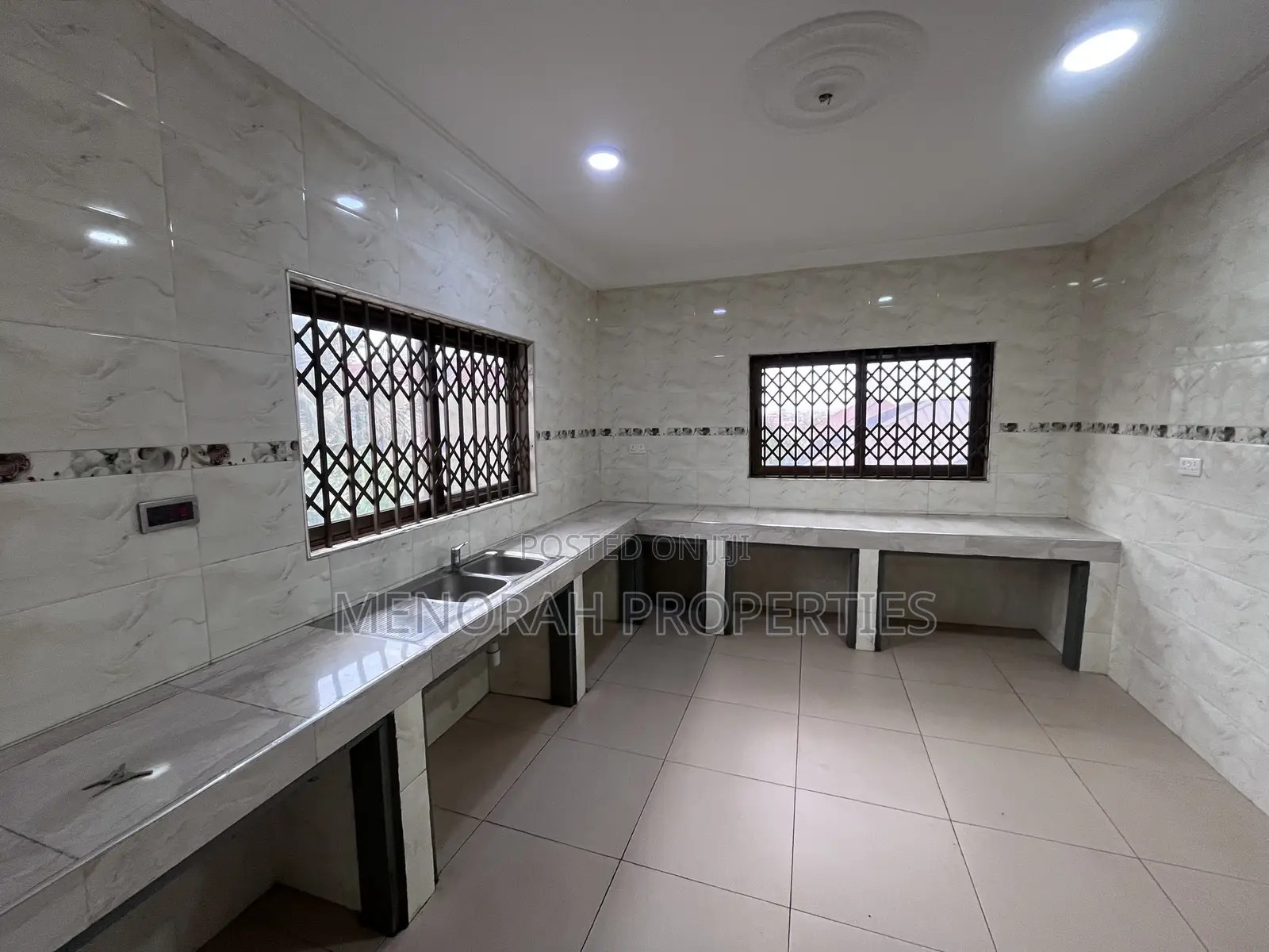 2bdrm Apartment in Adenta Amrahia for rent