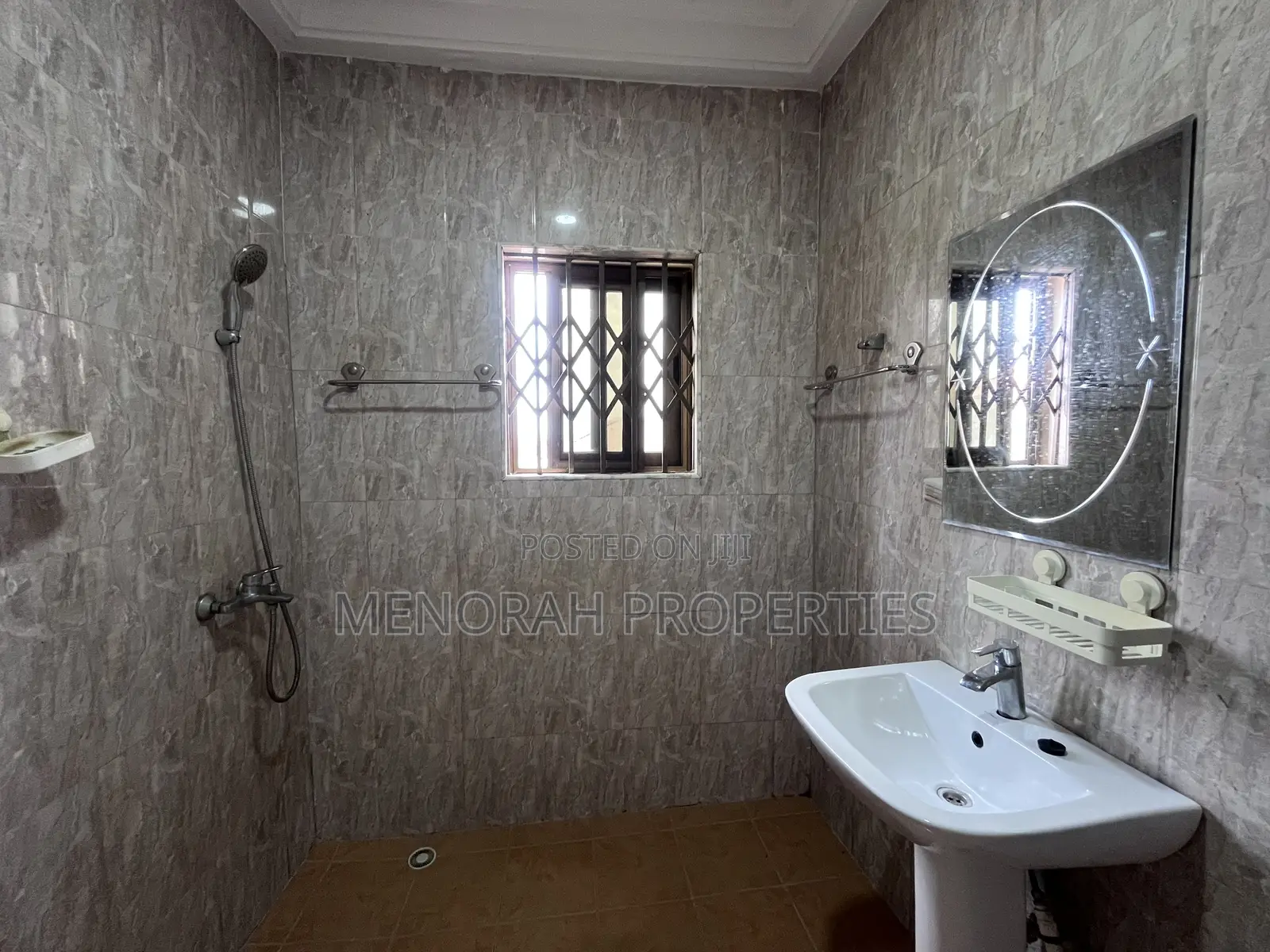 2bdrm Apartment in Adenta Amrahia for rent