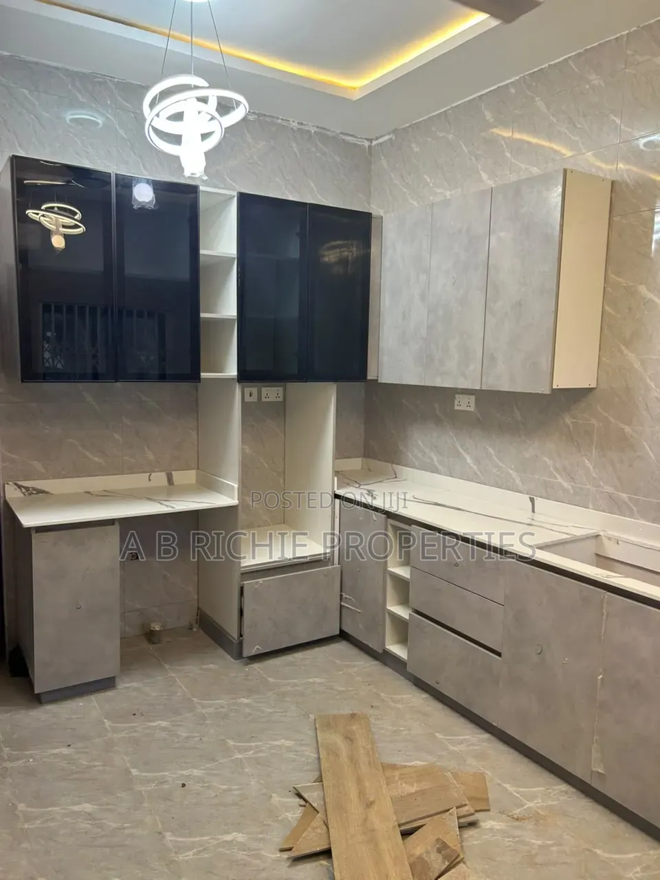 4bdrm House in Ab Richie Properties, Ola Achool Area for sale