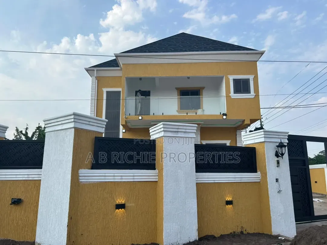 4bdrm House in Ab Richie Properties, Ola Achool Area for sale