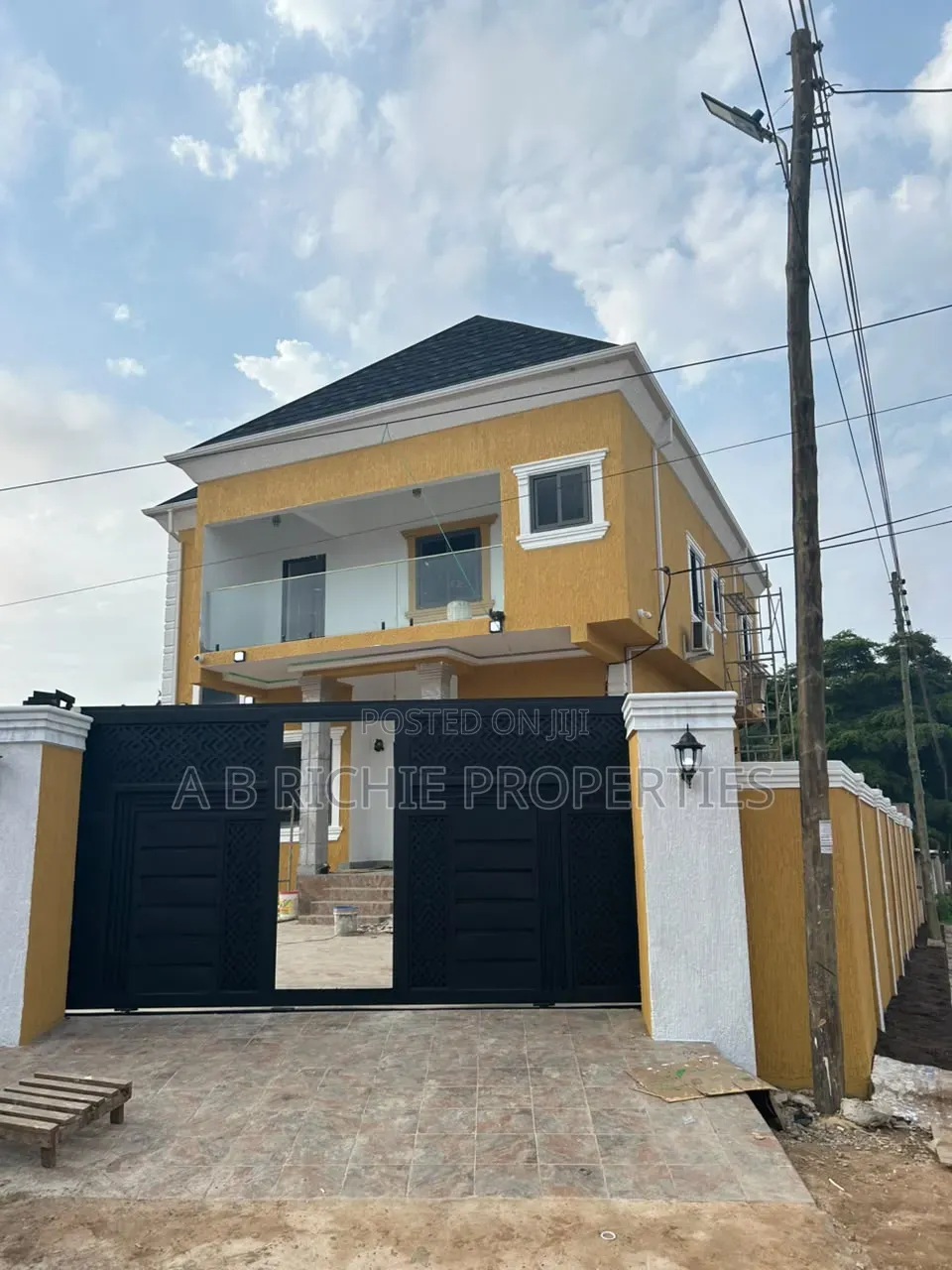 4bdrm House in Ab Richie Properties, Ola Achool Area for sale