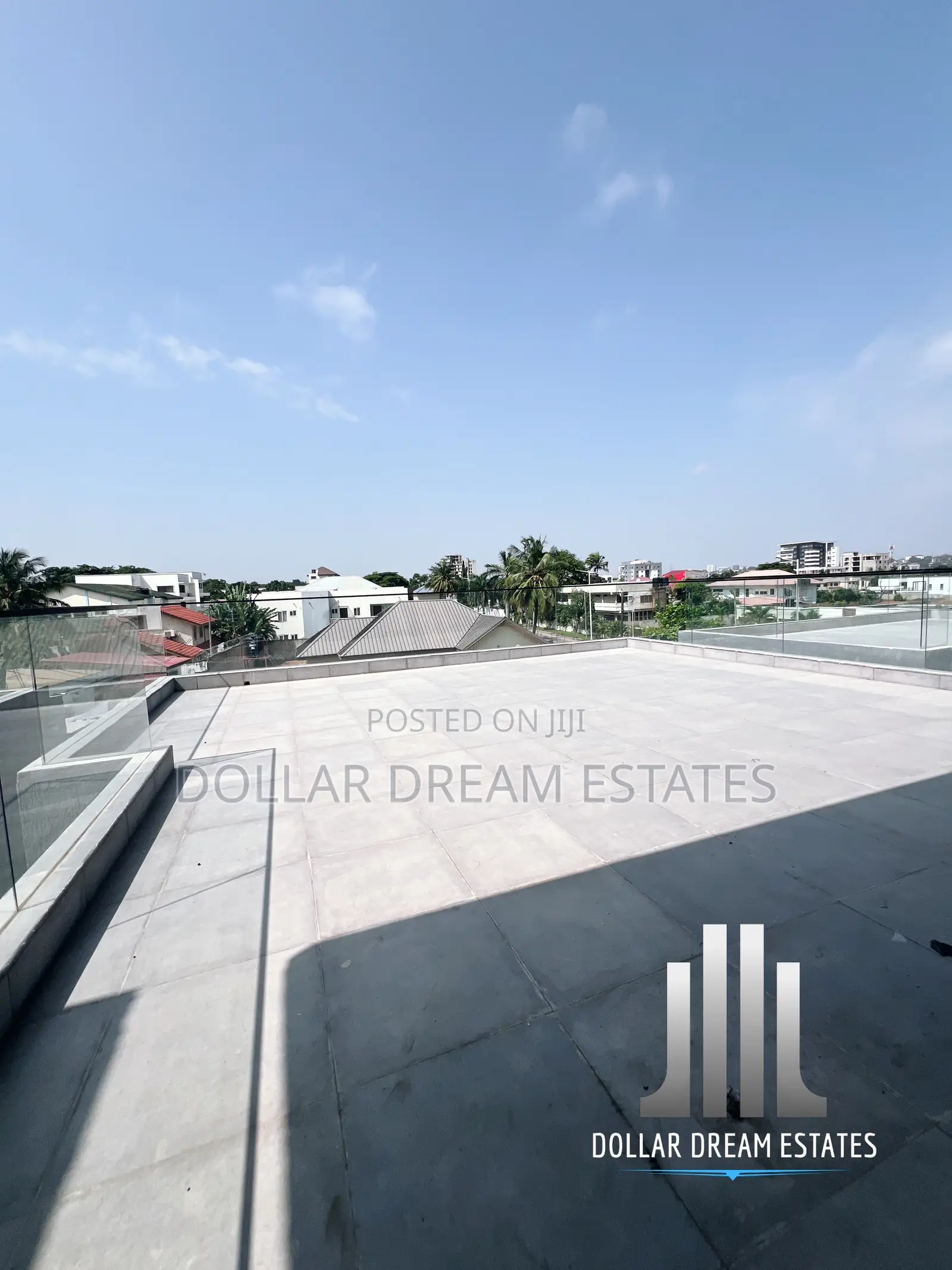 4bdrm Townhouse / Terrace in Dzorwulu for rent