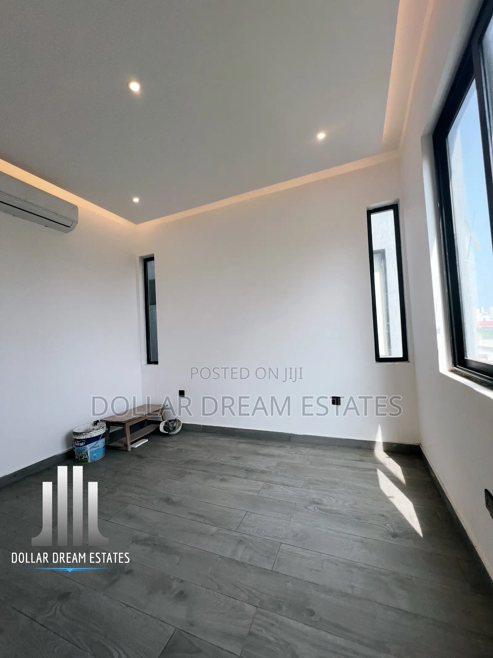 4bdrm Townhouse / Terrace in Dzorwulu for rent