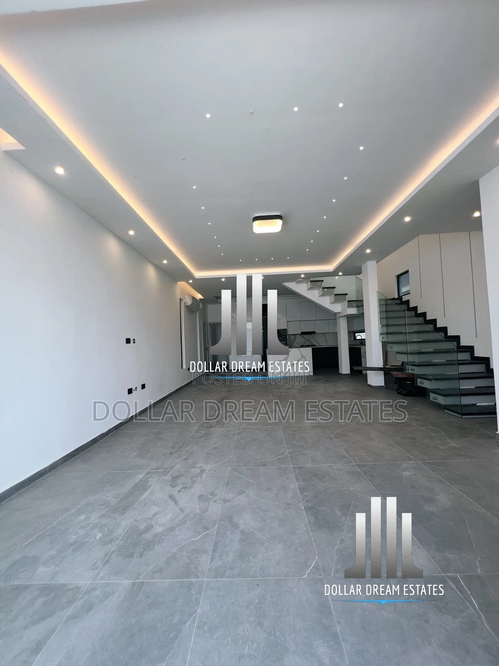 4bdrm Townhouse / Terrace in Dzorwulu for rent