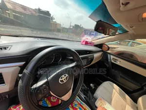 Toyota Corolla 2016 Red