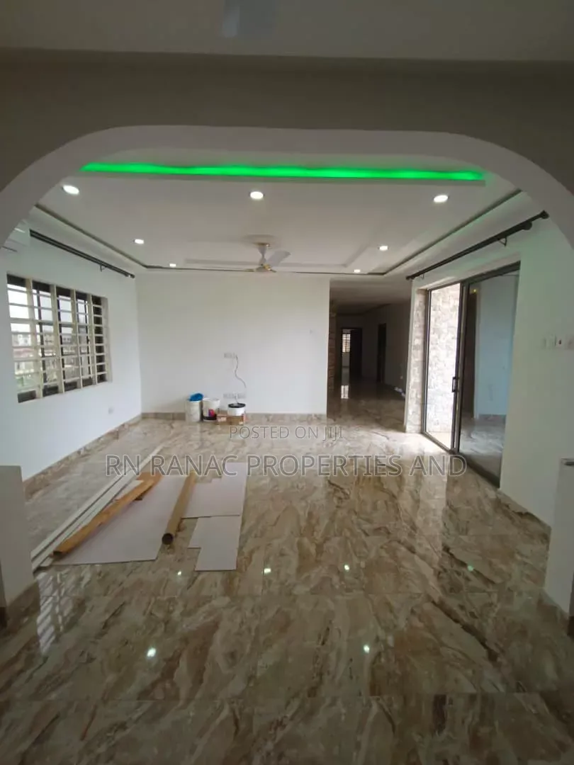 3bdrm Apartment in Tseaddo Container, Teshie for rent