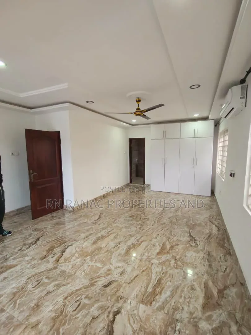 3bdrm Apartment in Tseaddo Container, Teshie for rent