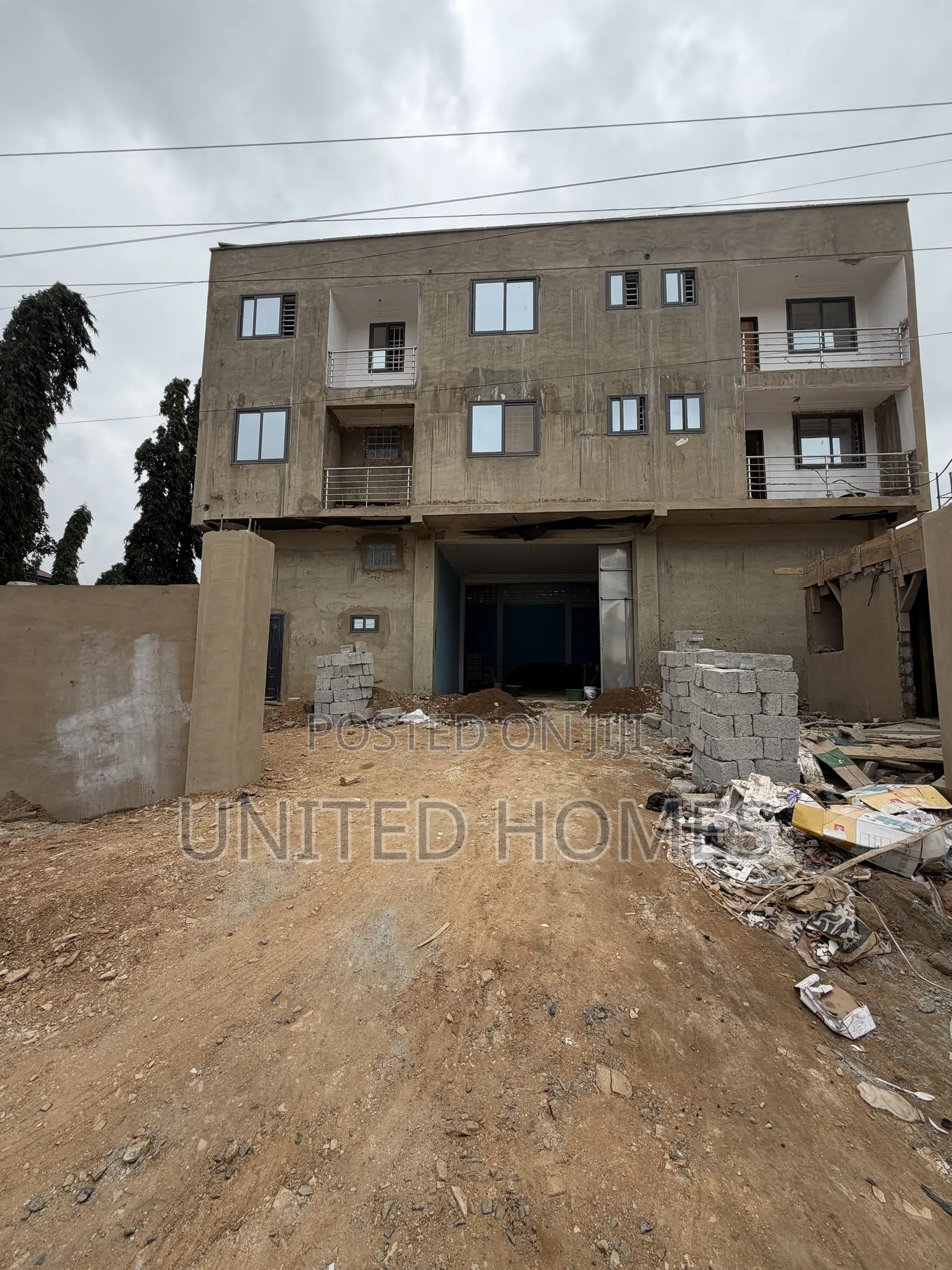 Newly Built Warehouse/ Apartment for Rent at Achimota
