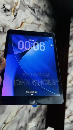 Apple iPad 10.2 (2021) 64 GB Gray